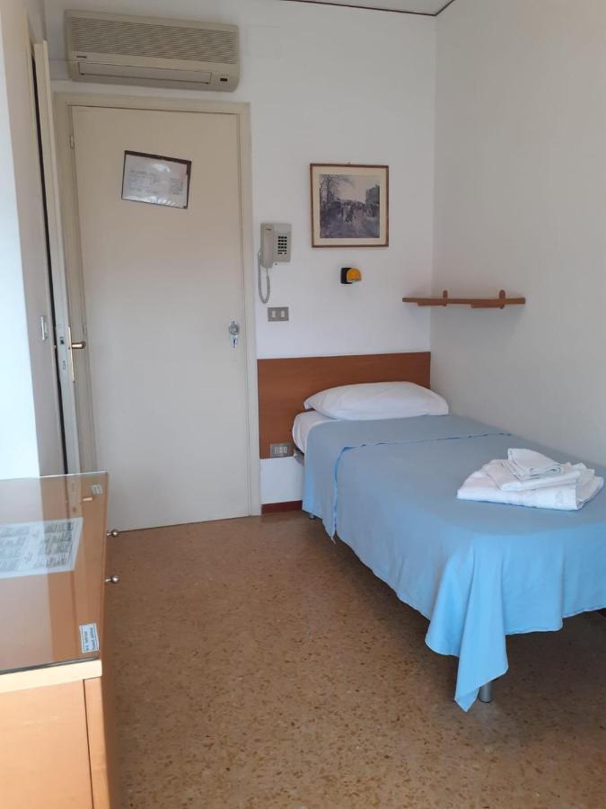 Hotel Stiefel Lignano Sabbiadoro Bagian luar foto