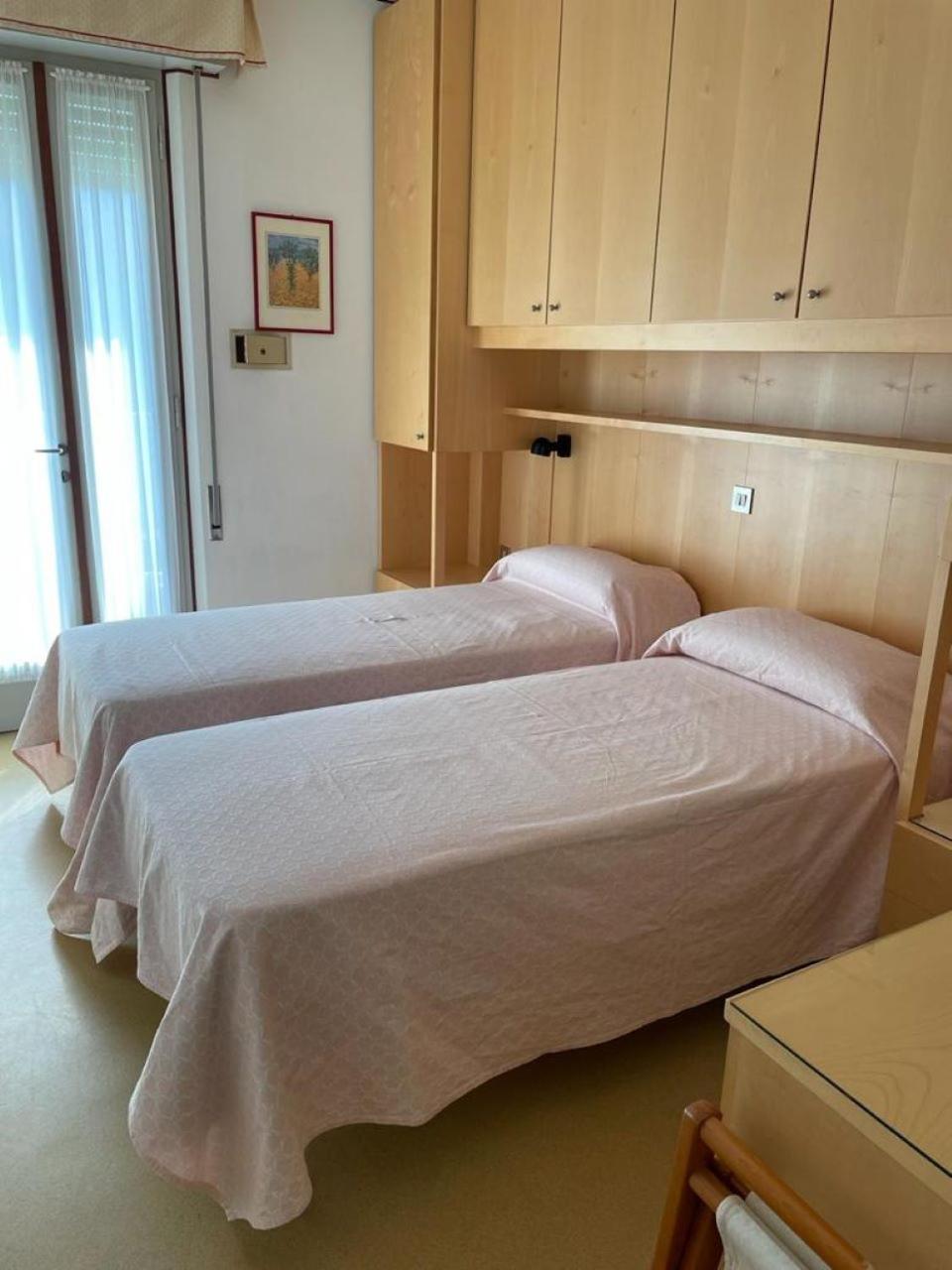 Hotel Stiefel Lignano Sabbiadoro Ruang foto
