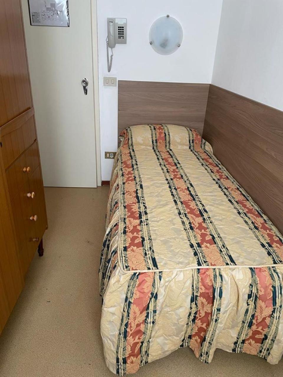 Hotel Stiefel Lignano Sabbiadoro Ruang foto