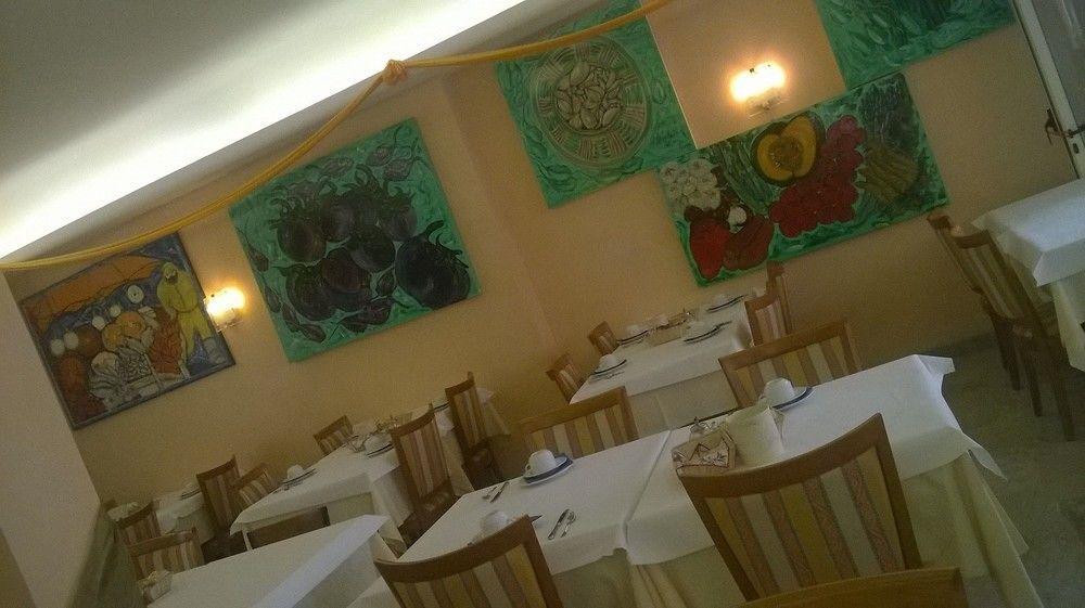 Hotel Stiefel Lignano Sabbiadoro Bagian luar foto