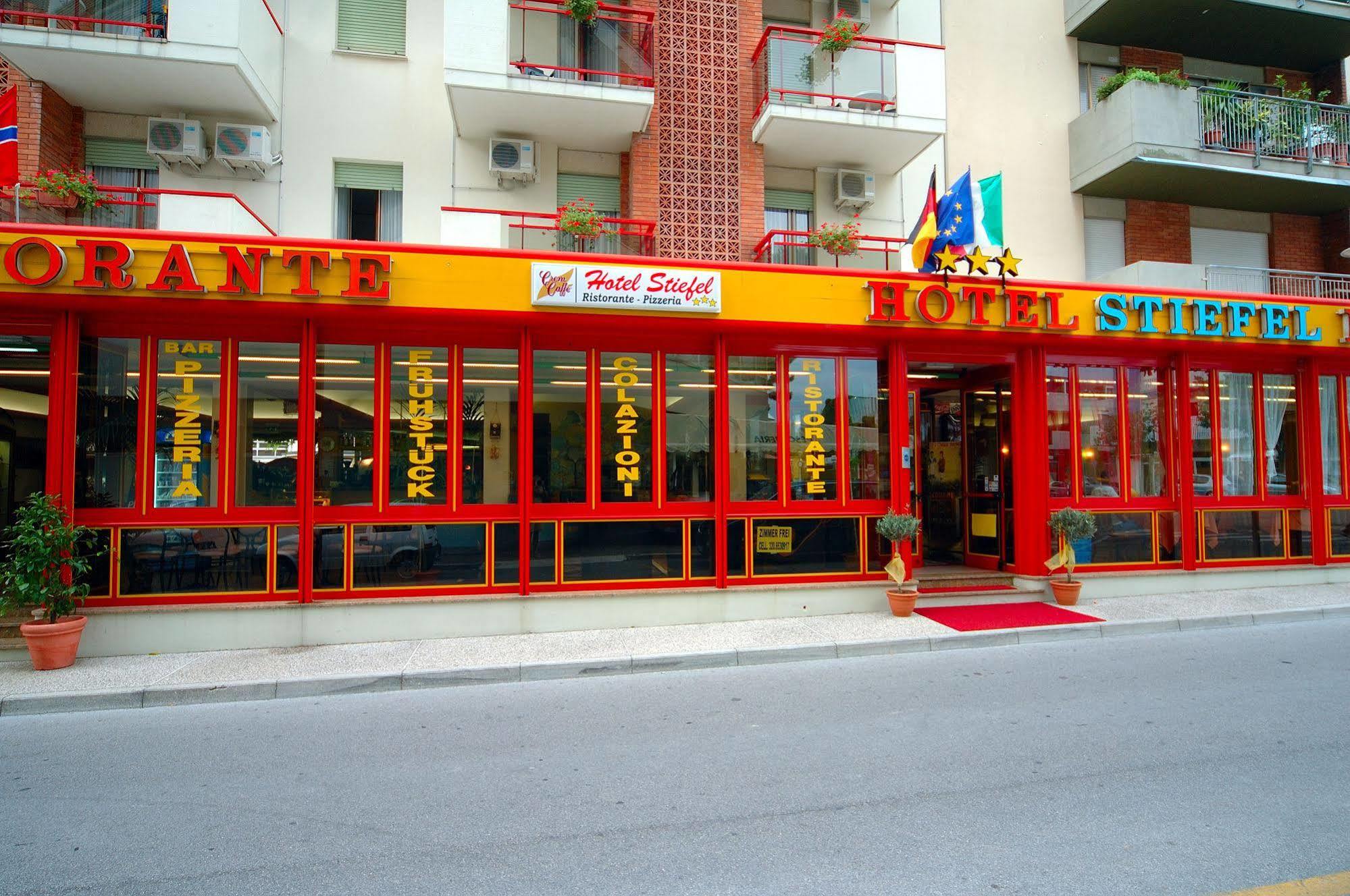 Hotel Stiefel Lignano Sabbiadoro Bagian luar foto